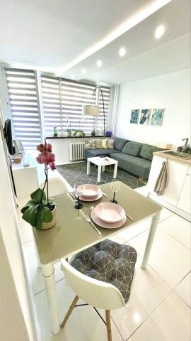 Mieszkanie 2-pokojowe Dąbrowa Górnicza Mydlice, ul. Wirgiliusza Grynia. Zdjęcie 1