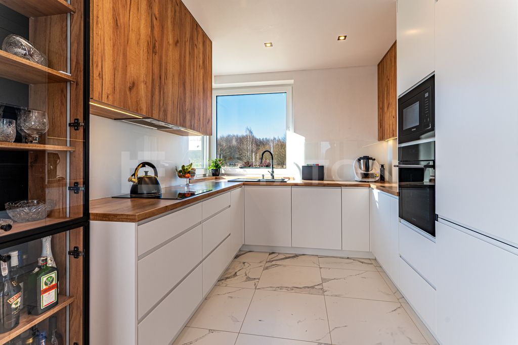 dom wolnostojący, 5 pokoi Jasionka. Zdjęcie 1