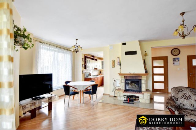 dom wolnostojący, 5 pokoi Zawady. Zdjęcie 1