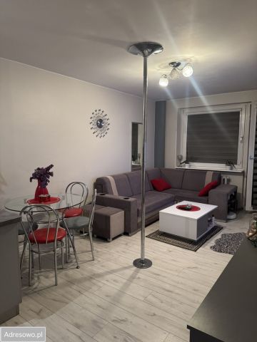Mieszkanie 2-pokojowe Gdynia Chylonia, ul. Rozewska. Zdjęcie 1