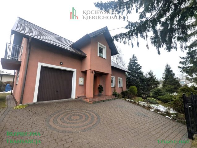 dom wolnostojący, 4 pokoje Cieciorka, ul. Główna. Zdjęcie 1