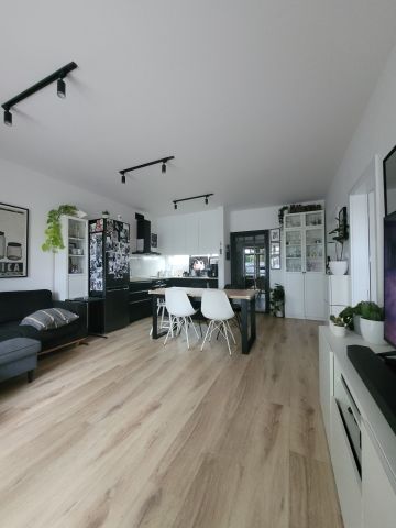 Mieszkanie 3-pokojowe Zielonka. Zdjęcie 1