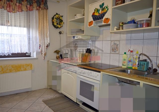 dom wolnostojący, 4 pokoje Rzędów. Zdjęcie 8