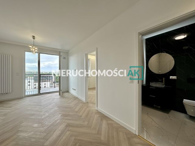 Mieszkanie 2-pokojowe Poznań, ul. Stanisława Barańczaka. Zdjęcie 2