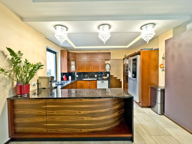 dom wolnostojący, 7 pokoi Stare Babice, ul. Koczarska. Zdjęcie 9