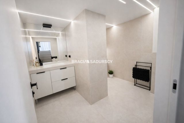 dom wolnostojący, 5 pokoi Niepołomice, ul. Stefana Roweckiego. Zdjęcie 12