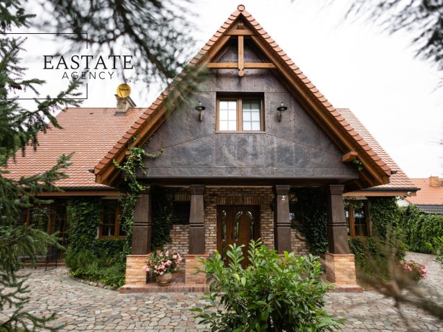 dom wolnostojący, 5 pokoi Sienno. Zdjęcie 1