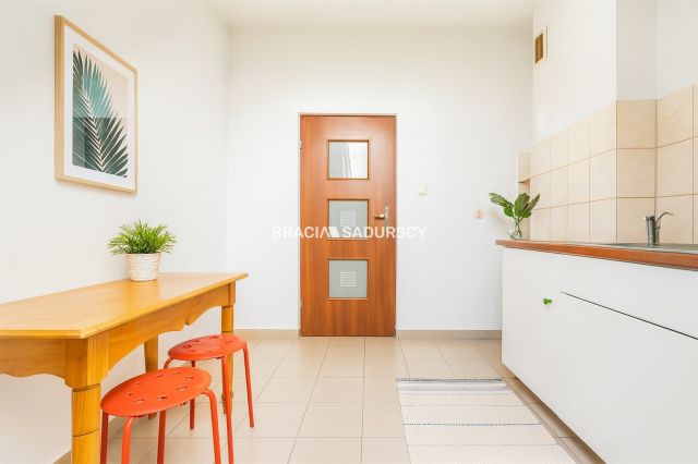 dom wolnostojący, 5 pokoi Węgrzce Wielkie. Zdjęcie 2