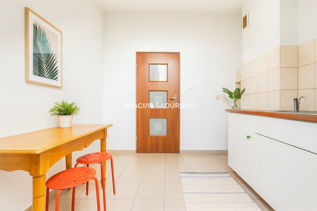 dom wolnostojący, 5 pokoi Węgrzce Wielkie. Zdjęcie 2