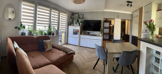 Mieszkanie 3-pokojowe Kędzierzyn-Koźle Pogorzelec, ul. Aleja Partyzantów. Zdjęcie 1