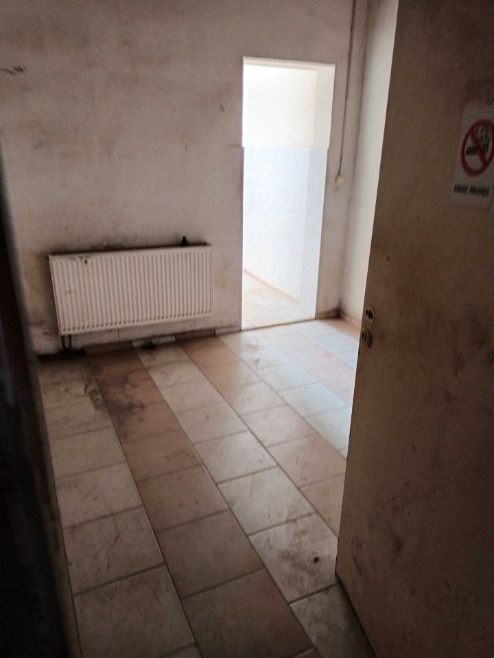 Hala/magazyn Knopin. Zdjęcie 2