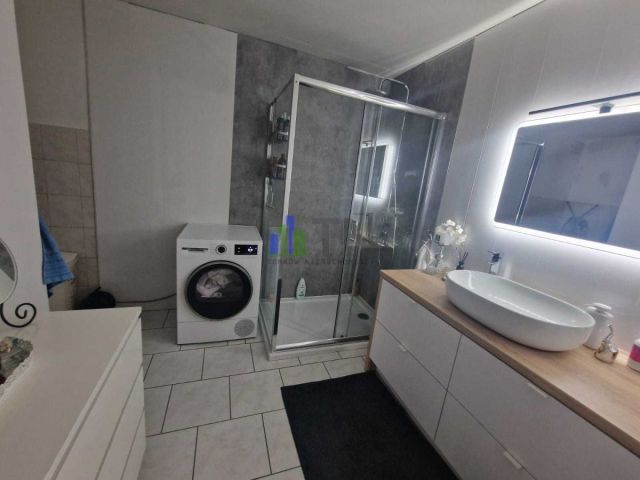 dom wolnostojący, 5 pokoi Kiełczów. Zdjęcie 12