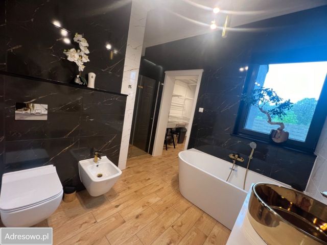 dom wolnostojący, 5 pokoi Nowizna, ul. Wąska. Zdjęcie 12