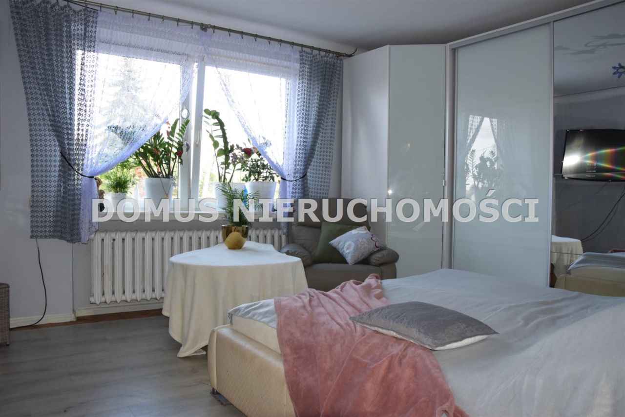 dom wolnostojący, 6 pokoi Rogów. Zdjęcie 1