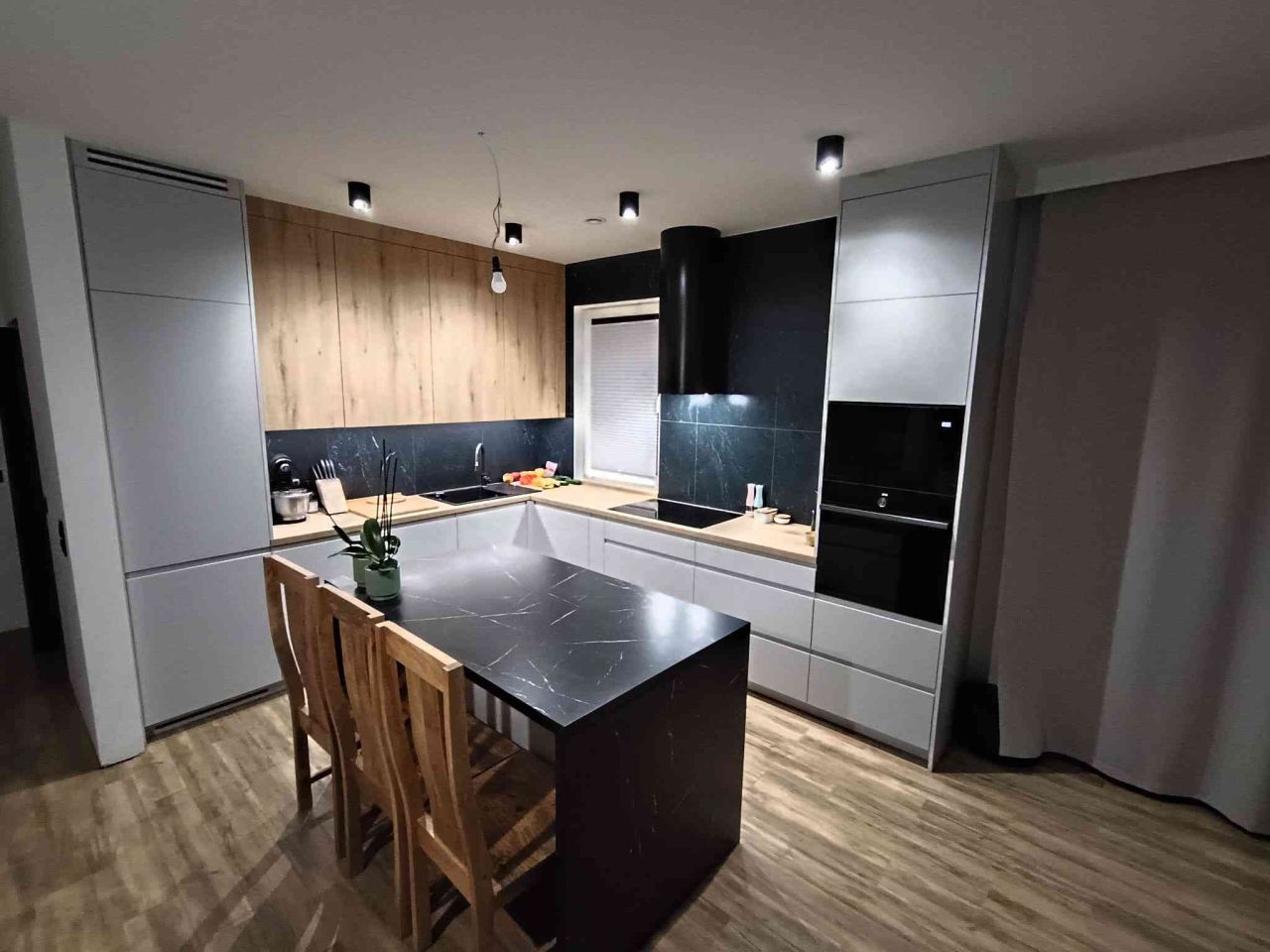 bliźniak, 4 pokoje Jaroszowa Wola, Leśna