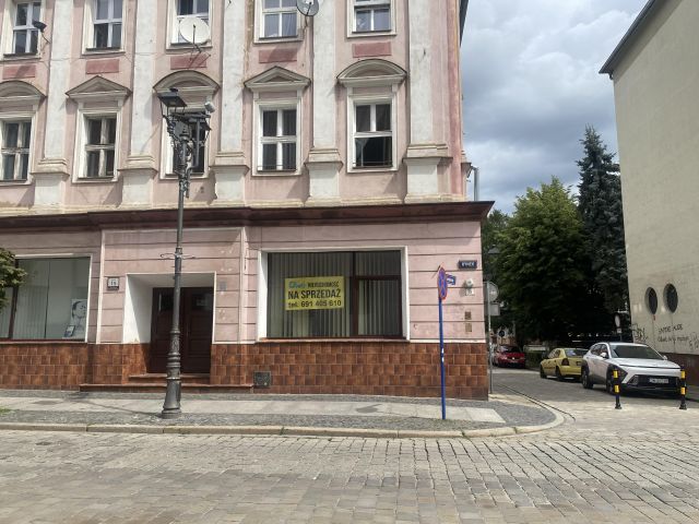 Lokal Brzeg Centrum, rynek Rynek. Zdjęcie 1