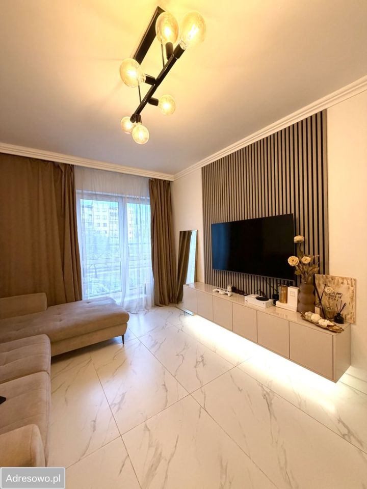 Mieszkanie 2-pokojowe Warszawa Włochy, ul. ks. Juliana Chrościckiego. Zdjęcie 1