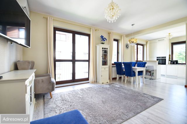 Mieszkanie 4-pokojowe Warszawa Wawer, ul. Rozszerzona. Zdjęcie 1