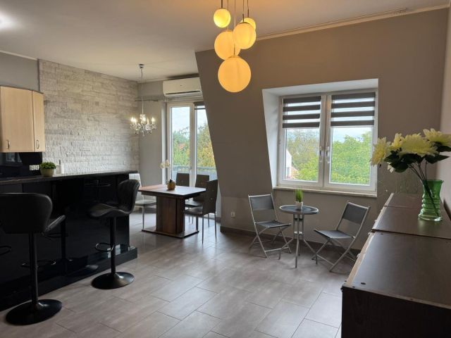 Mieszkanie 3-pokojowe Żerniki Wrocławskie, ul. Kolejowa. Zdjęcie 4