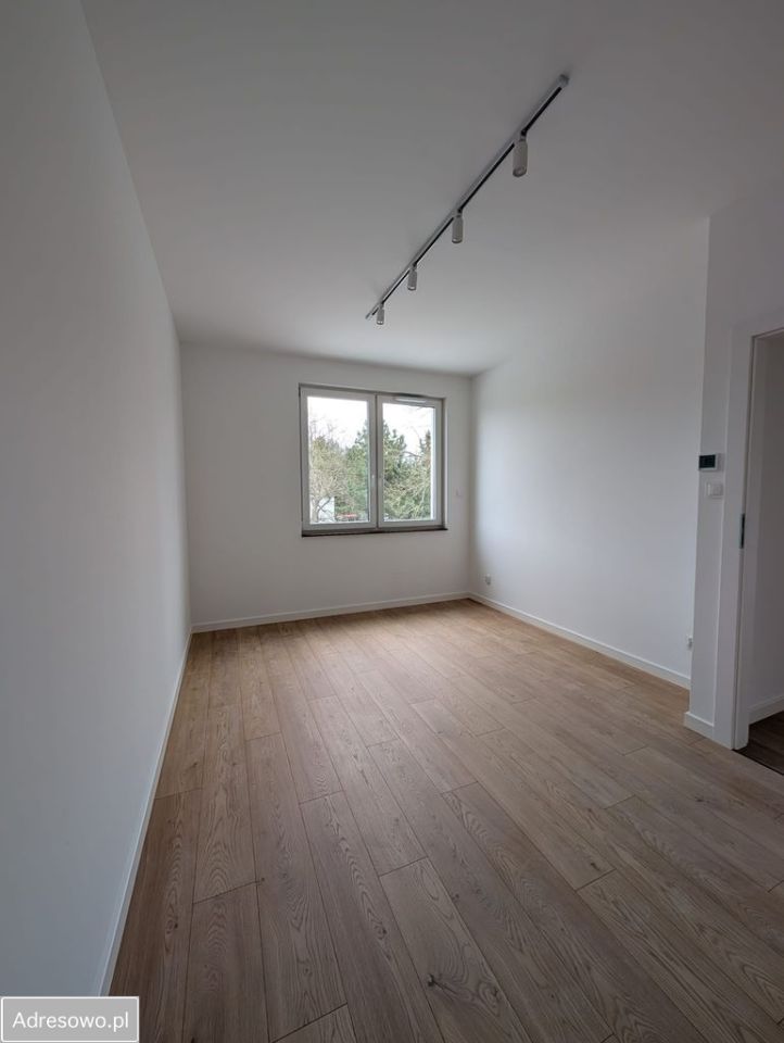 Mieszkanie 4-pokojowe Mokronos Dolny. Zdjęcie 3