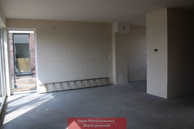 bliźniak, 4 pokoje Kryniczno. Zdjęcie 4