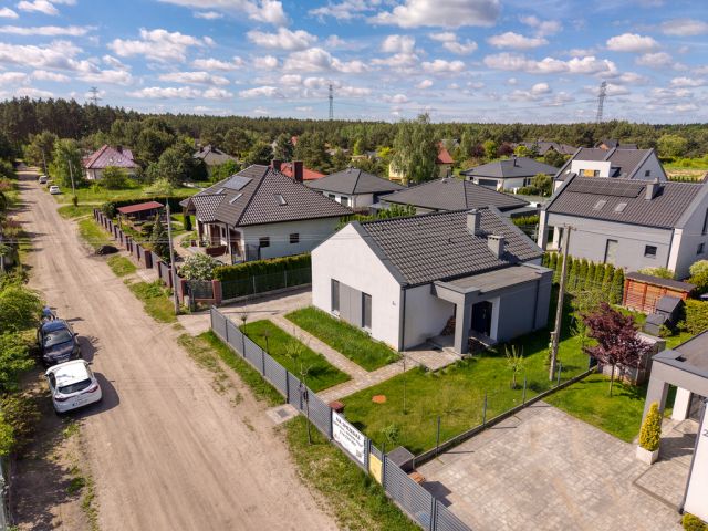 dom wolnostojący, 4 pokoje Łochowice. Zdjęcie 4