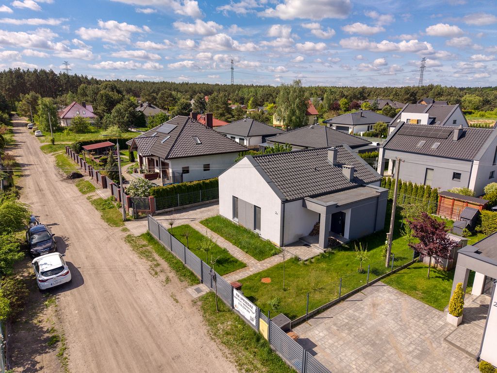 dom wolnostojący, 4 pokoje Łochowice. Zdjęcie 4