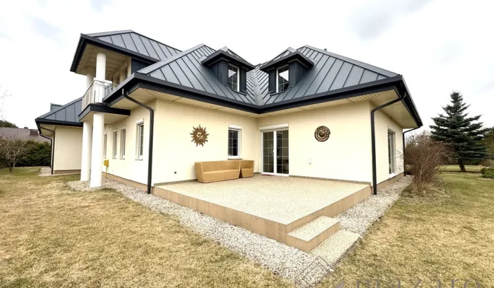 dom wolnostojący, 9 pokoi Zielonka