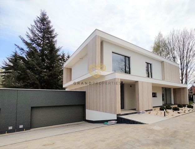 bliźniak, 7 pokoi Konstancin-Jeziorna. Zdjęcie 3