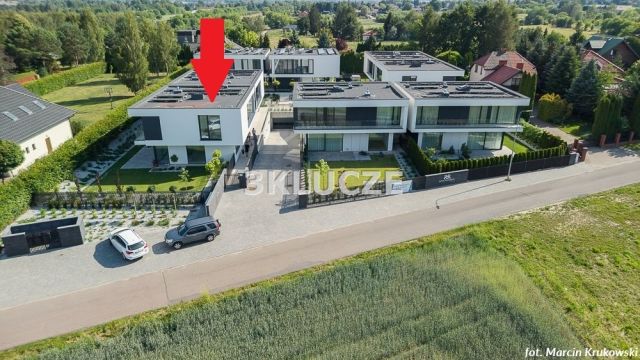 dom wolnostojący, 6 pokoi Dąbrowica, ul. Uzdrowiskowa. Zdjęcie 1