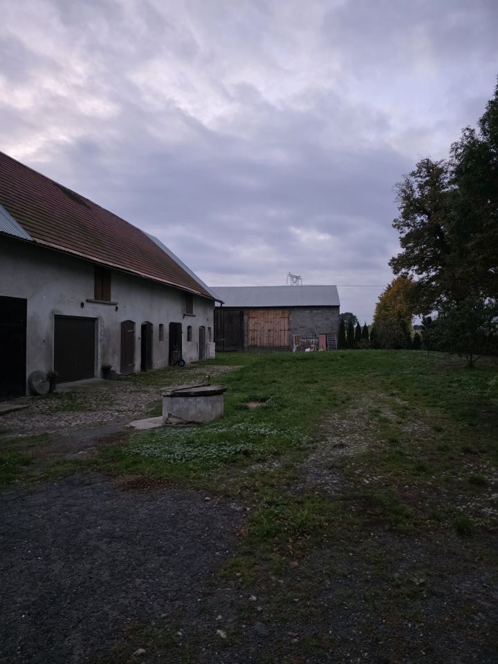 gospodarstwo, 6 pokoi Jaksonowice. Zdjęcie 3