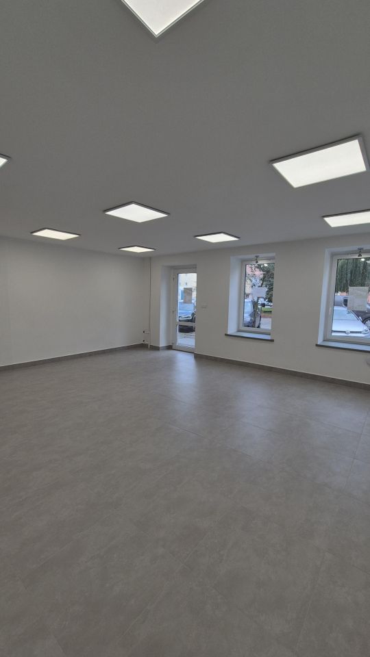 Lokal Lewin Brzeski, rynek Rynek. Zdjęcie 4