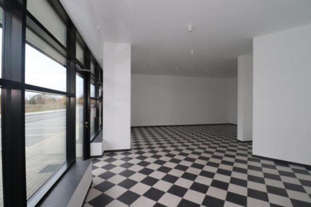 Lokal Ostrołęka Pomian, ul. Żniwna. Zdjęcie 1