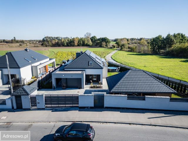 dom wolnostojący, 6 pokoi Świlcza. Zdjęcie 1