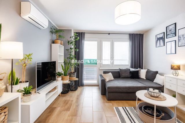 Mieszkanie 2-pokojowe Kraków Czyżyny, os. Dywizjonu 303. Zdjęcie 1