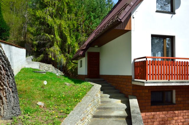 dom wolnostojący, 5 pokoi Zabrzeż. Zdjęcie 6