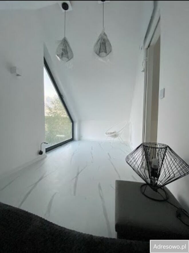 dom wolnostojący, 3 pokoje Sikórz. Zdjęcie 2