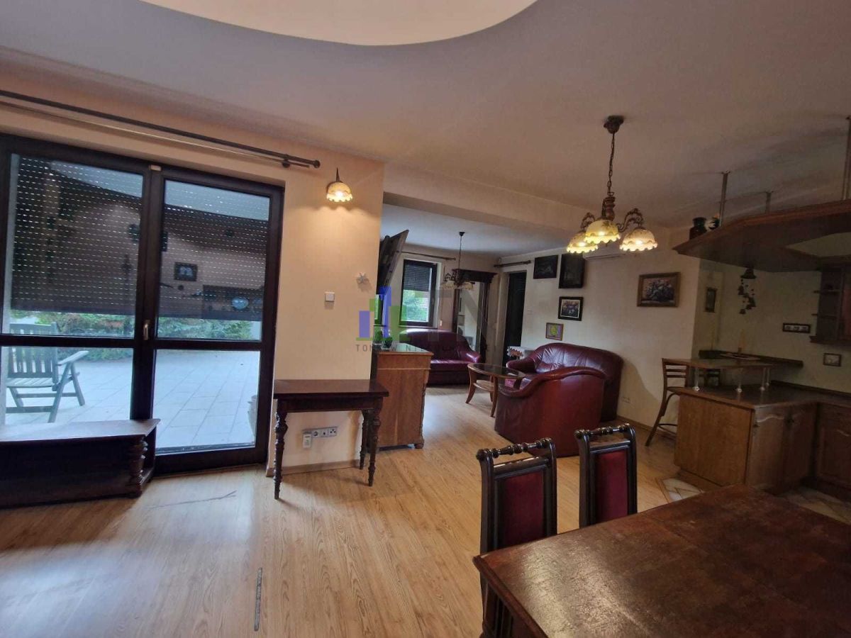 dom wolnostojący, 7 pokoi Kiełczów. Zdjęcie 2