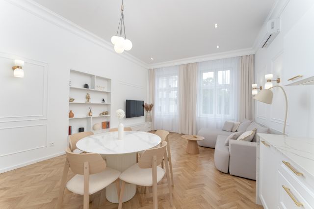 Mieszkanie 4-pokojowe Kraków Stare Miasto, pl. Jana Matejki. Zdjęcie 3