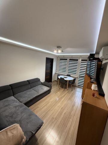 Mieszkanie 3-pokojowe Słupca, ul. Jana Kilińskiego. Zdjęcie 1