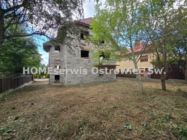 dom wolnostojący, 5 pokoi Ostrowiec Świętokrzyski Kolonia Robotnicza. Zdjęcie 2