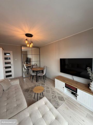 Mieszkanie 3-pokojowe Gdynia Obłuże, ul. Krawiecka. Zdjęcie 1