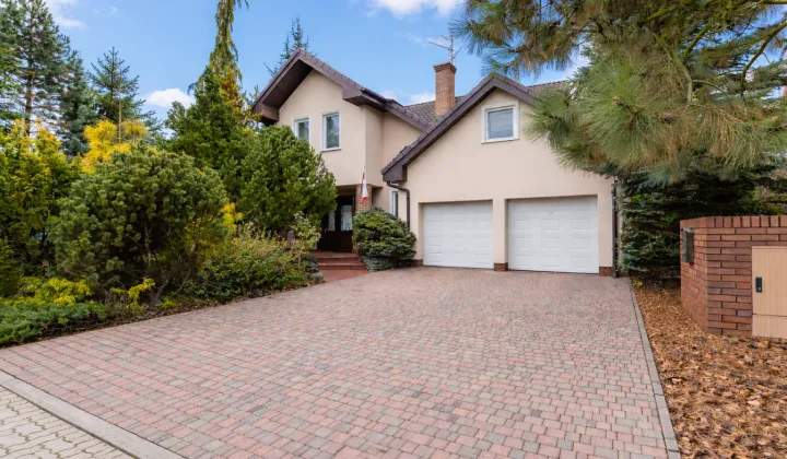 dom wolnostojący, 7 pokoi Chyby, ul. Cisowa