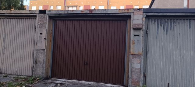Garaż/miejsce parkingowe Katowice Piotrowice, ul. Aleksandra Fredry. Zdjęcie 1