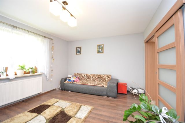 dom wolnostojący, 5 pokoi Bieliny. Zdjęcie 8