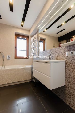 dom wolnostojący, 7 pokoi Myślenice Górne Przedmieście. Zdjęcie 10