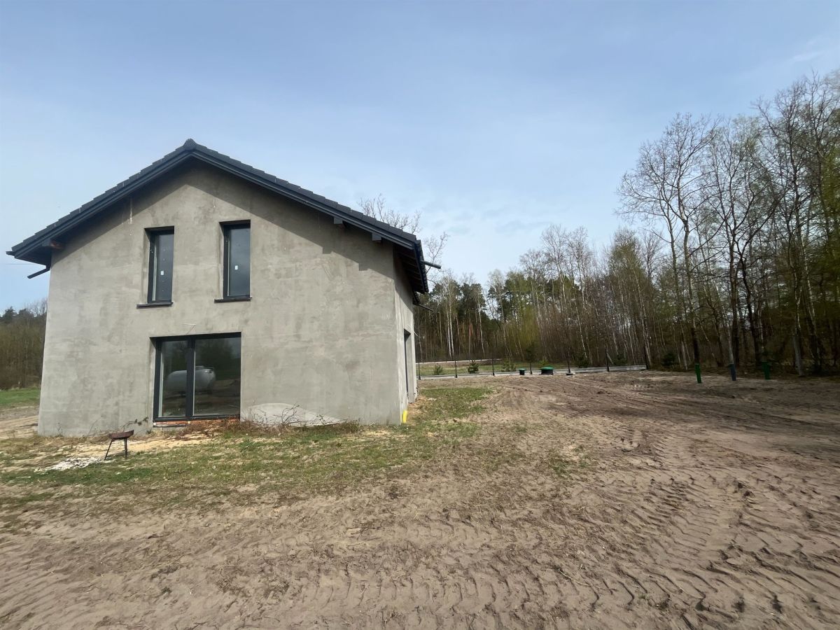 dom wolnostojący, 4 pokoje Rasy. Zdjęcie 2