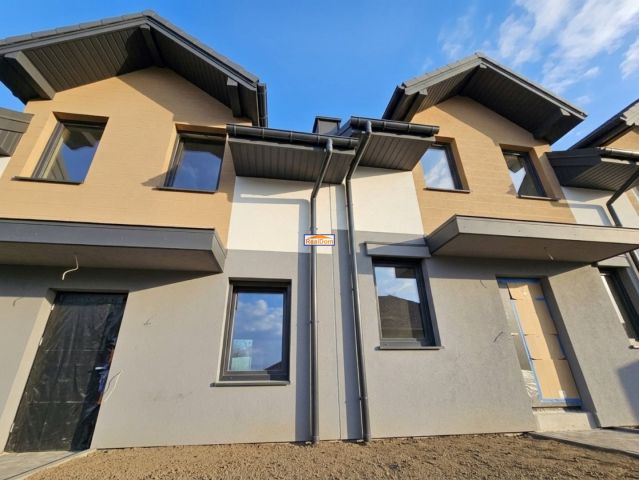 Mieszkanie 4-pokojowe Chrosna. Zdjęcie 2