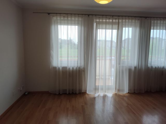 Mieszkanie 3-pokojowe Gorzów Wielkopolski Górczyn, ul. Plac Jana Pawła II. Zdjęcie 2