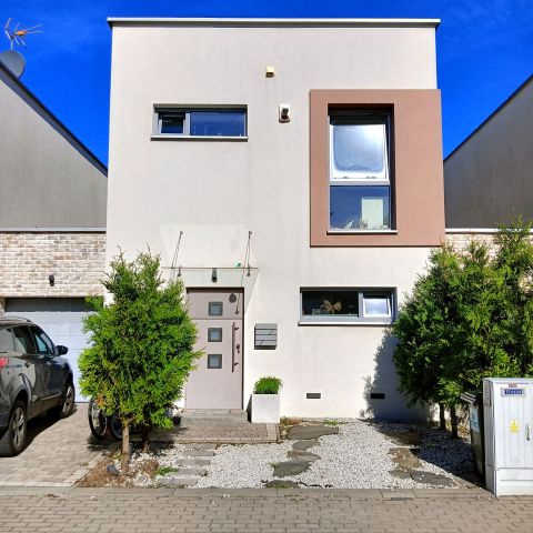 dom szeregowy, 4 pokoje Nowe Bielice. Zdjęcie 1